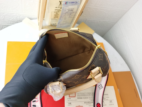 ルイヴィトンバッグ角部分ディテール